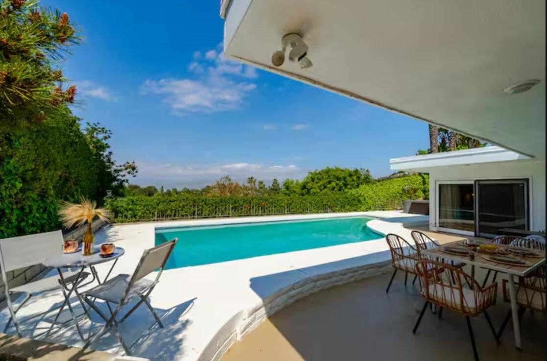 Hillside Retreat Heated Pool & Jacuzzi With Valley Views Holiday home Los Angeles
