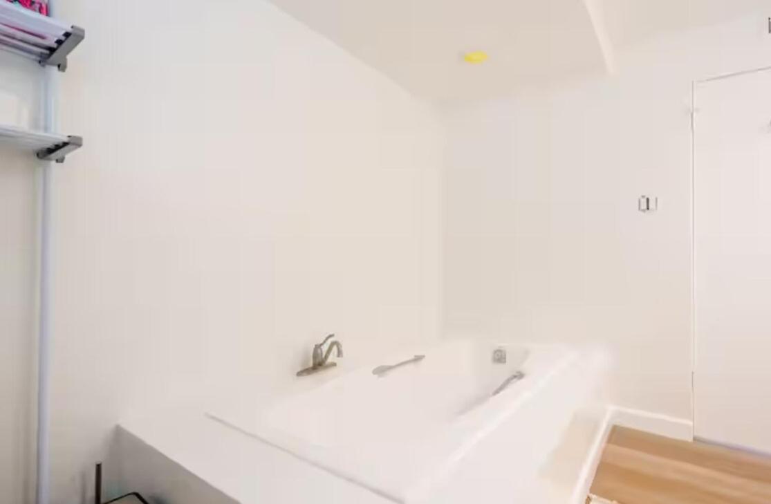 Holiday home Hillside Retreat Heated Pool & Jacuzzi With Valley Views *