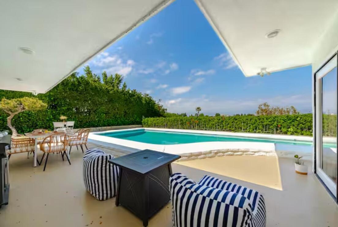 Holiday home Hillside Retreat Heated Pool & Jacuzzi With Valley Views