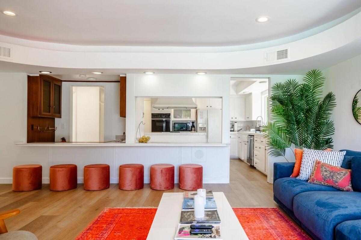 Holiday home Hillside Retreat Heated Pool & Jacuzzi With Valley Views Los Angeles