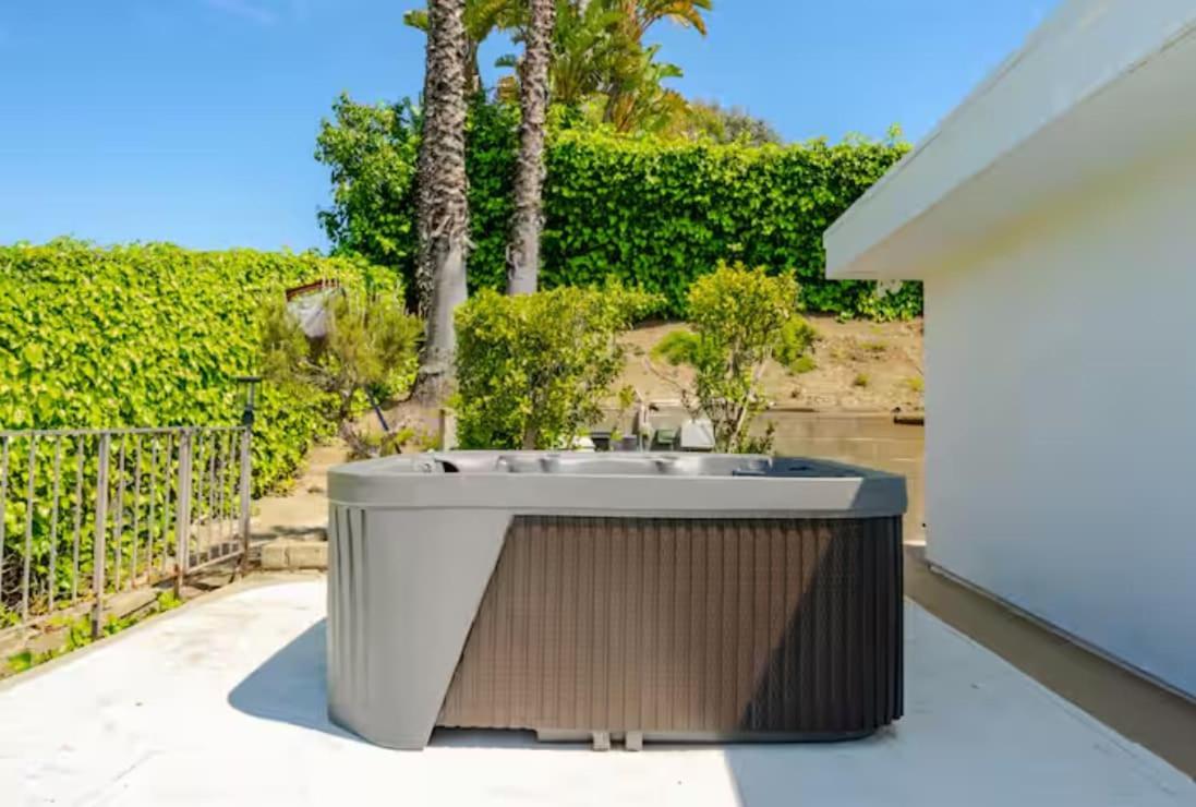 Hillside Retreat Heated Pool & Jacuzzi With Valley Views